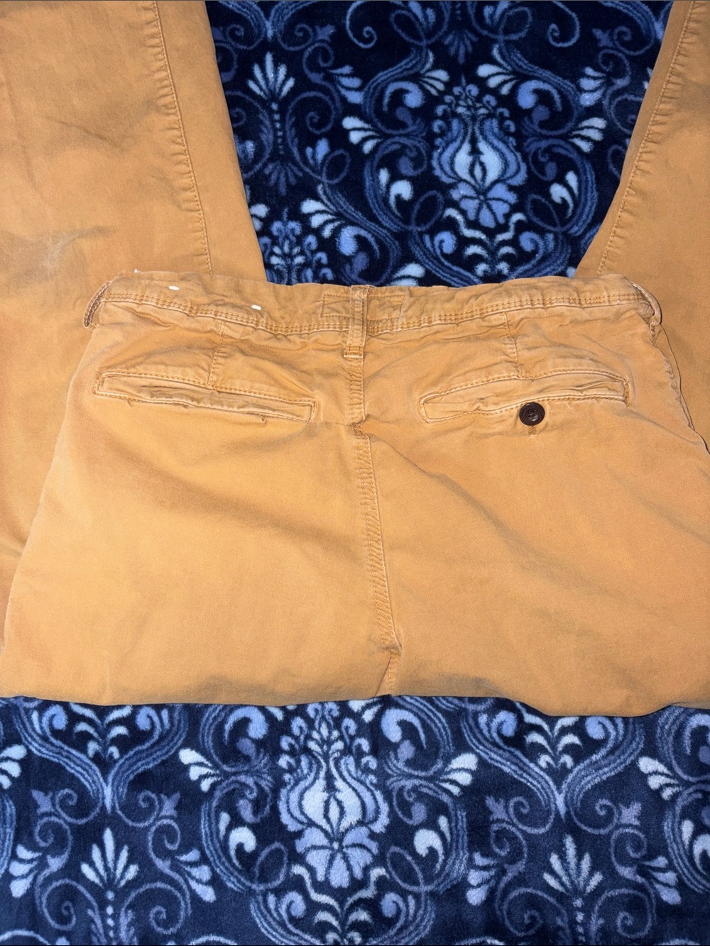 Men's Classic Chino Pants in Khaki Small Call out - Picture 10 of 12